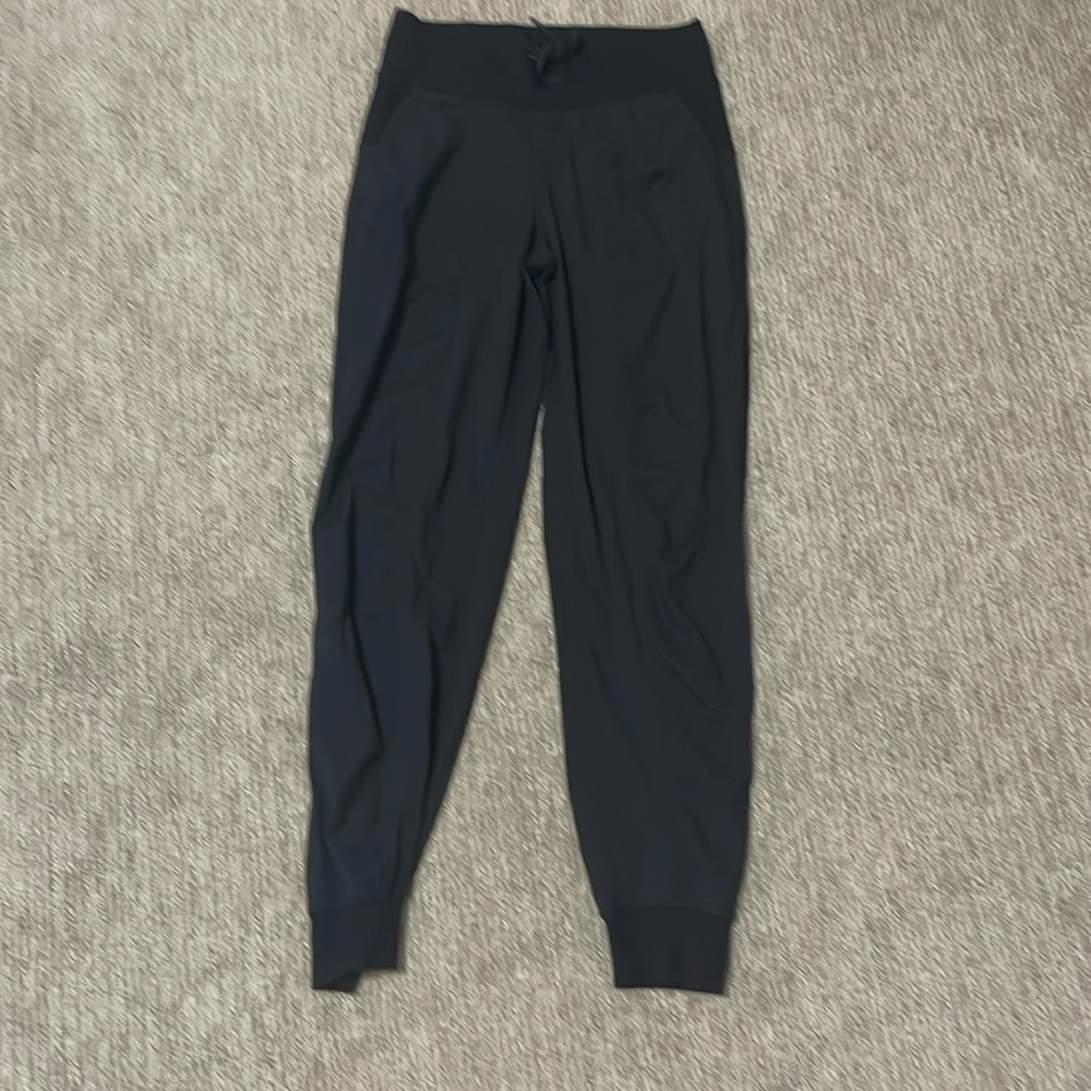 Lululemon Dance Studio Jogger Size 4 Black Lightly Used